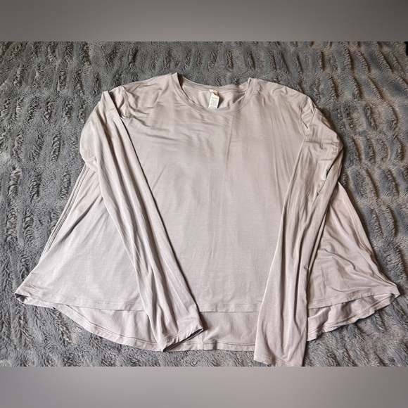 NWOT lululemon Modal relaxed fit lounge long sleeve - Picture 2 of 5